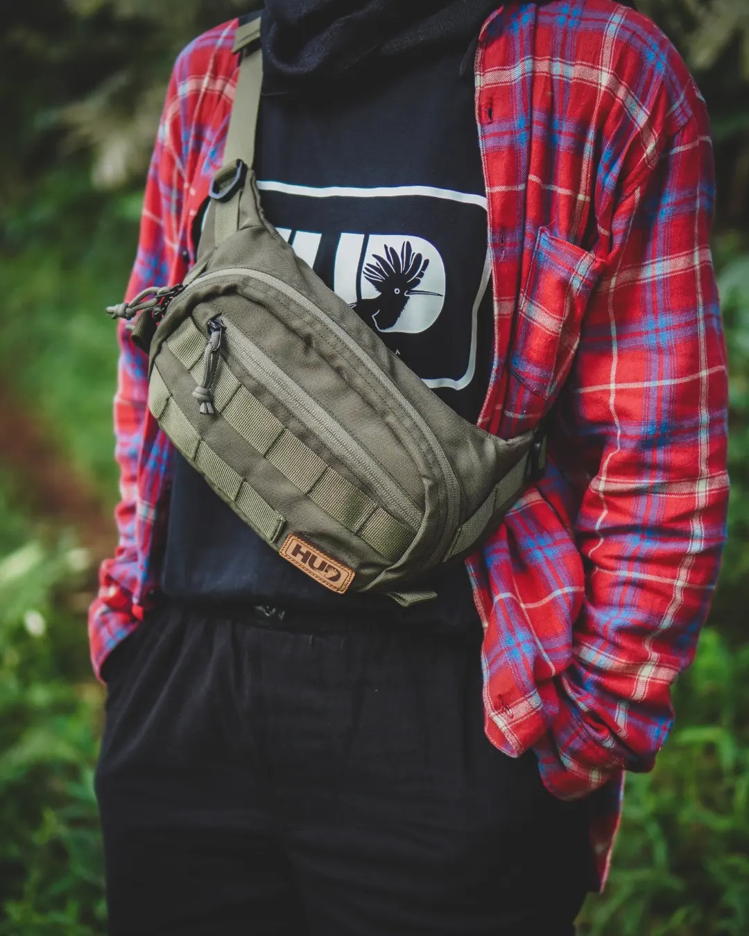 Kemeja Merah HUD 2025